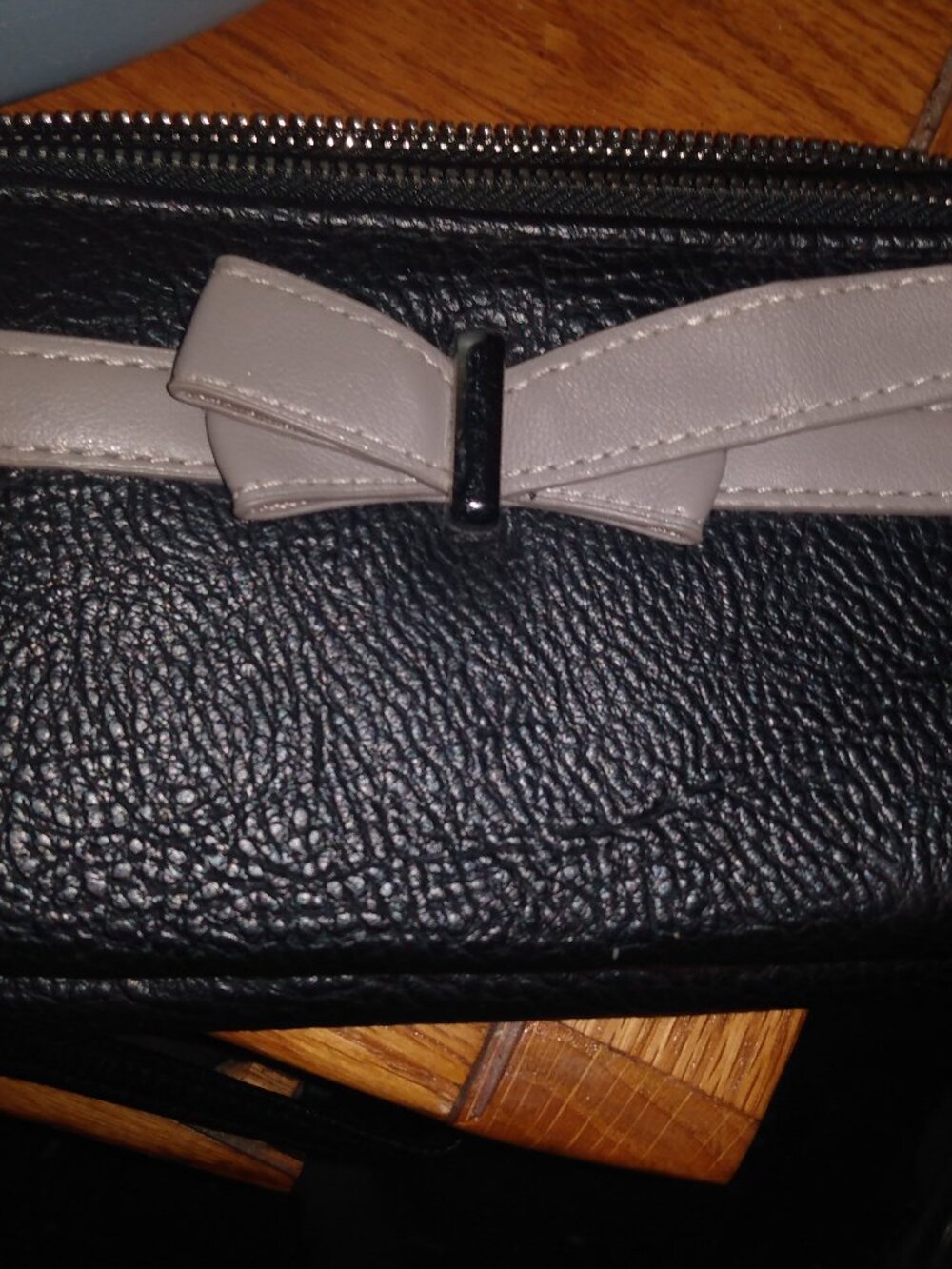 Jessica Simpson wallet